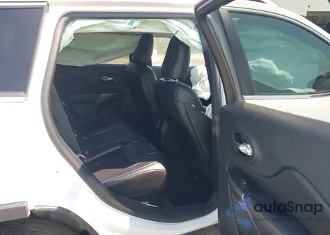 2019 Jeep Cherokee Latitude Plus 4X4 from USA, damaged, VIN 1C4PJMLN8KD167776